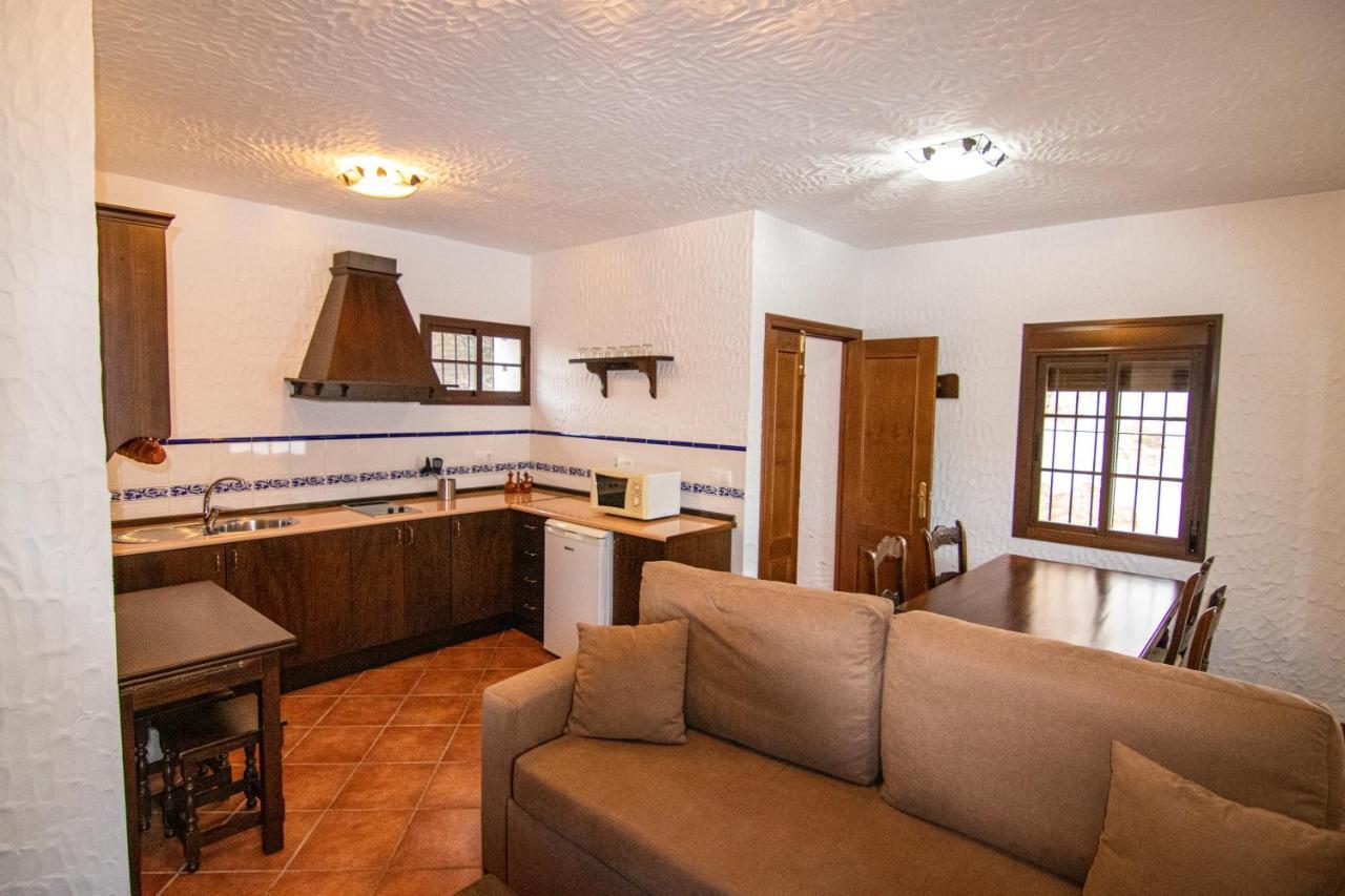Tugasa Hotel Y Casas Rurales La Posada Villaluenga Del Rosario Eksteriør bilde