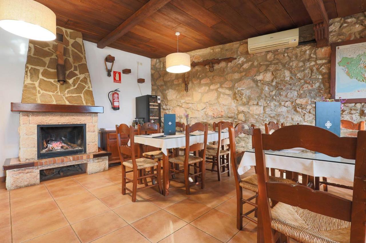 Tugasa Hotel Y Casas Rurales La Posada Villaluenga Del Rosario Eksteriør bilde
