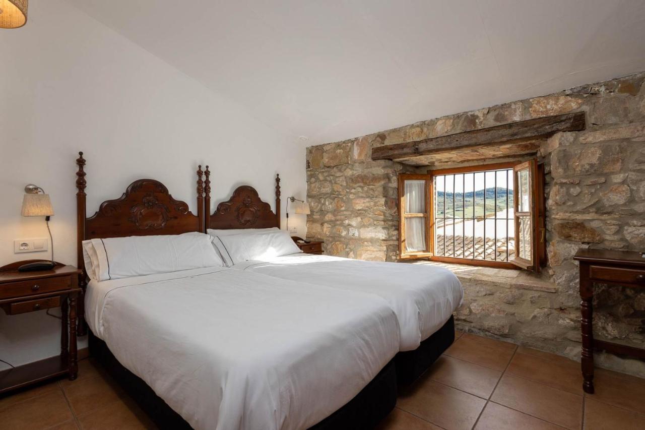 Tugasa Hotel Y Casas Rurales La Posada Villaluenga Del Rosario Eksteriør bilde