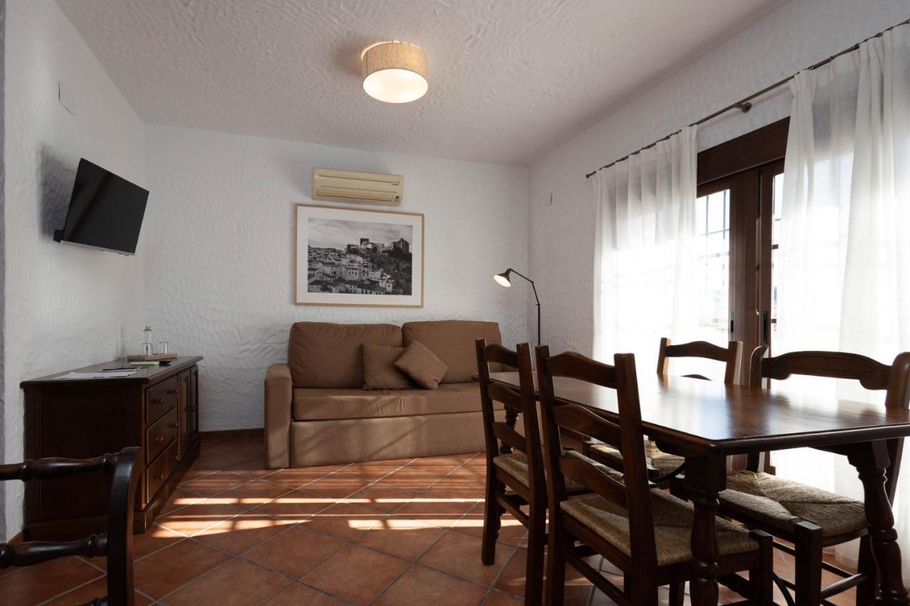 Tugasa Hotel Y Casas Rurales La Posada Villaluenga Del Rosario Eksteriør bilde