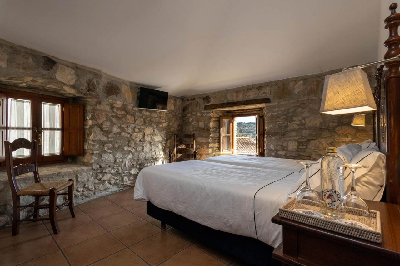 Tugasa Hotel Y Casas Rurales La Posada Villaluenga Del Rosario Eksteriør bilde