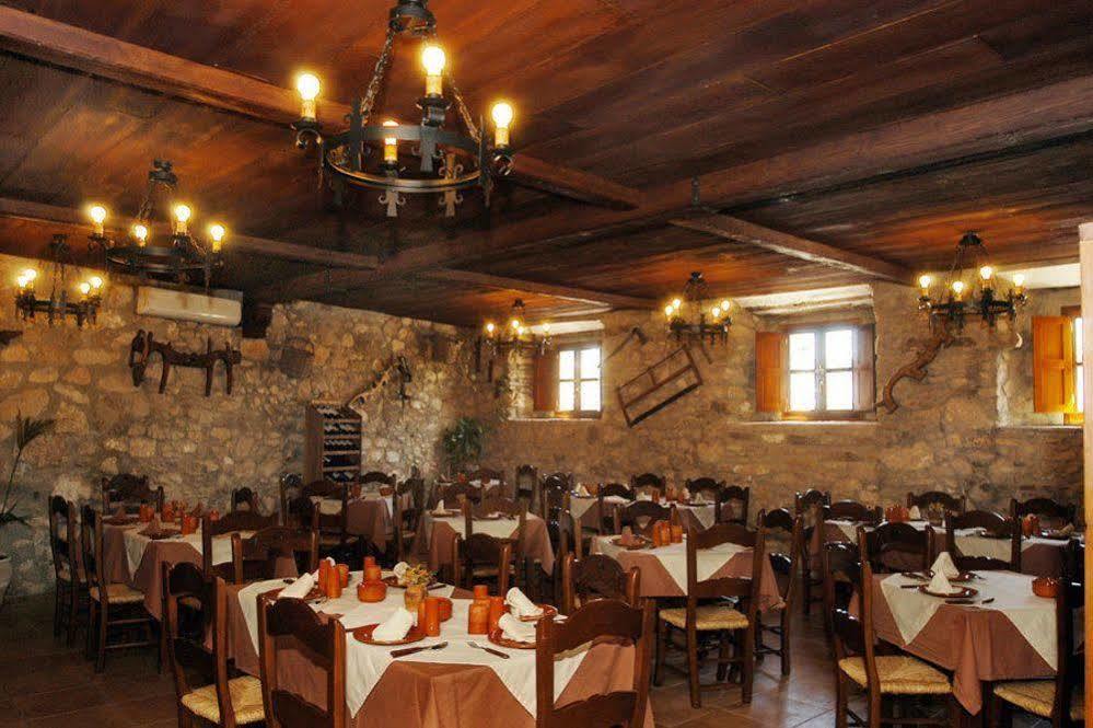 Tugasa Hotel Y Casas Rurales La Posada Villaluenga Del Rosario Eksteriør bilde