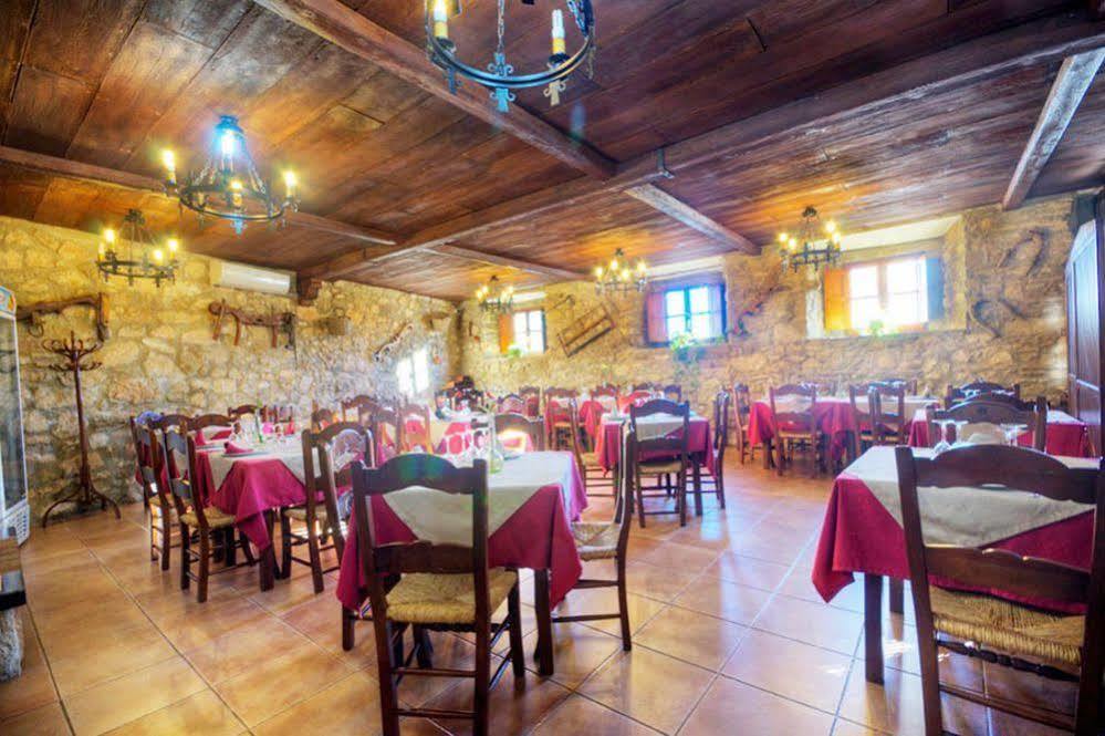 Tugasa Hotel Y Casas Rurales La Posada Villaluenga Del Rosario Eksteriør bilde