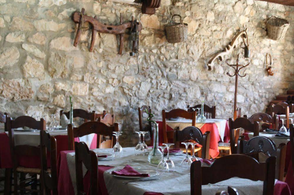 Tugasa Hotel Y Casas Rurales La Posada Villaluenga Del Rosario Eksteriør bilde