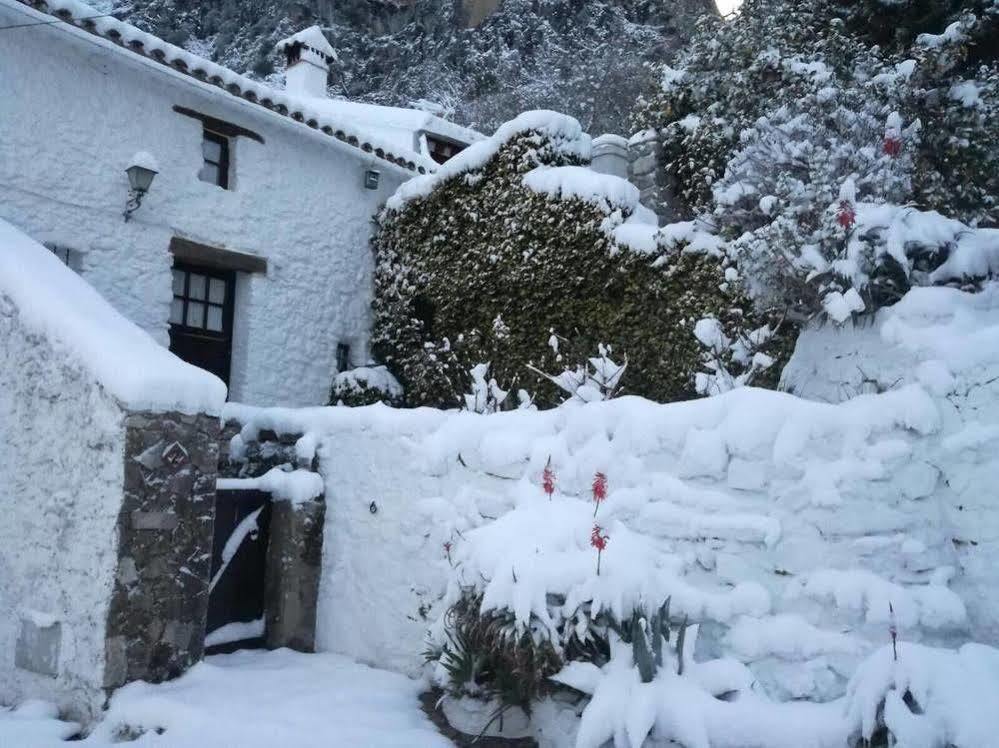 Tugasa Hotel Y Casas Rurales La Posada Villaluenga Del Rosario Eksteriør bilde