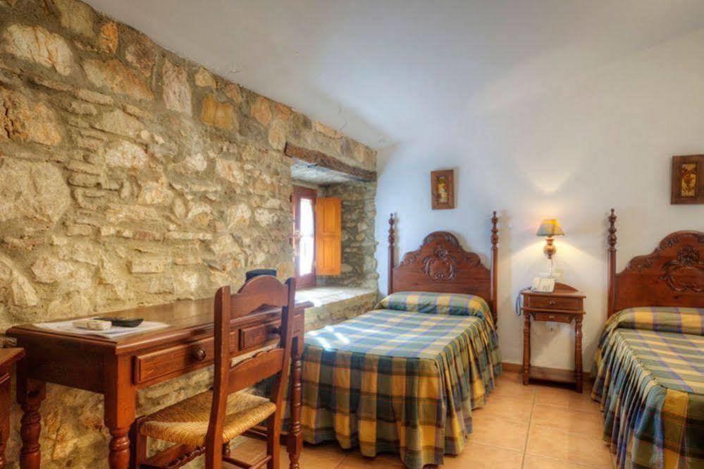 Tugasa Hotel Y Casas Rurales La Posada Villaluenga Del Rosario Eksteriør bilde