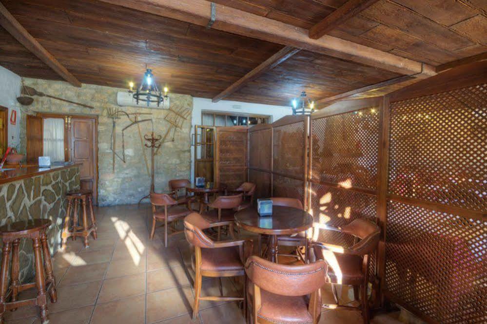 Tugasa Hotel Y Casas Rurales La Posada Villaluenga Del Rosario Eksteriør bilde